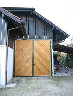 porte de hangar à chevrons